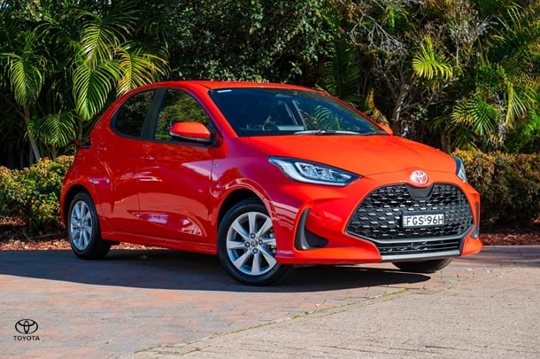 2024 TOYOTA Yaris Hybrid SX image 1