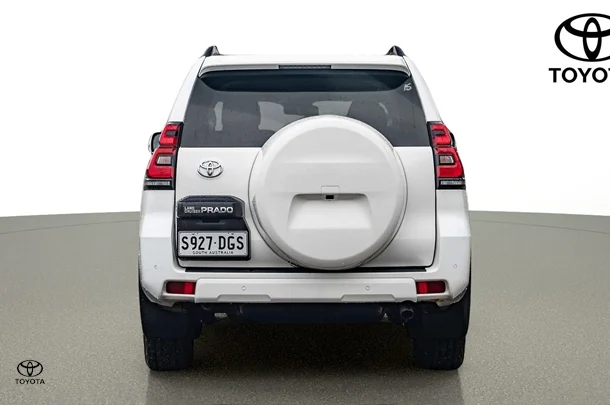 2022 Toyota PRADO GXL image 6