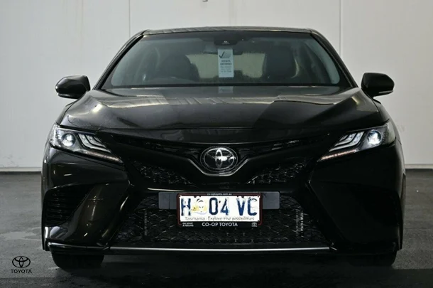 2018 Toyota Camry SL image 2