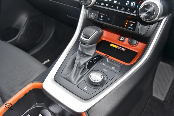 2024 Toyota RAV4 Hybrid Edge AWD image 21
