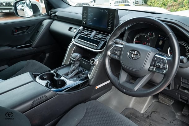 2023 TOYOTA Landcruiser GX image 7