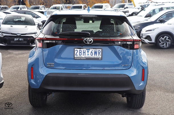 2024 Toyota Yaris Cross Hybrid GX image 12