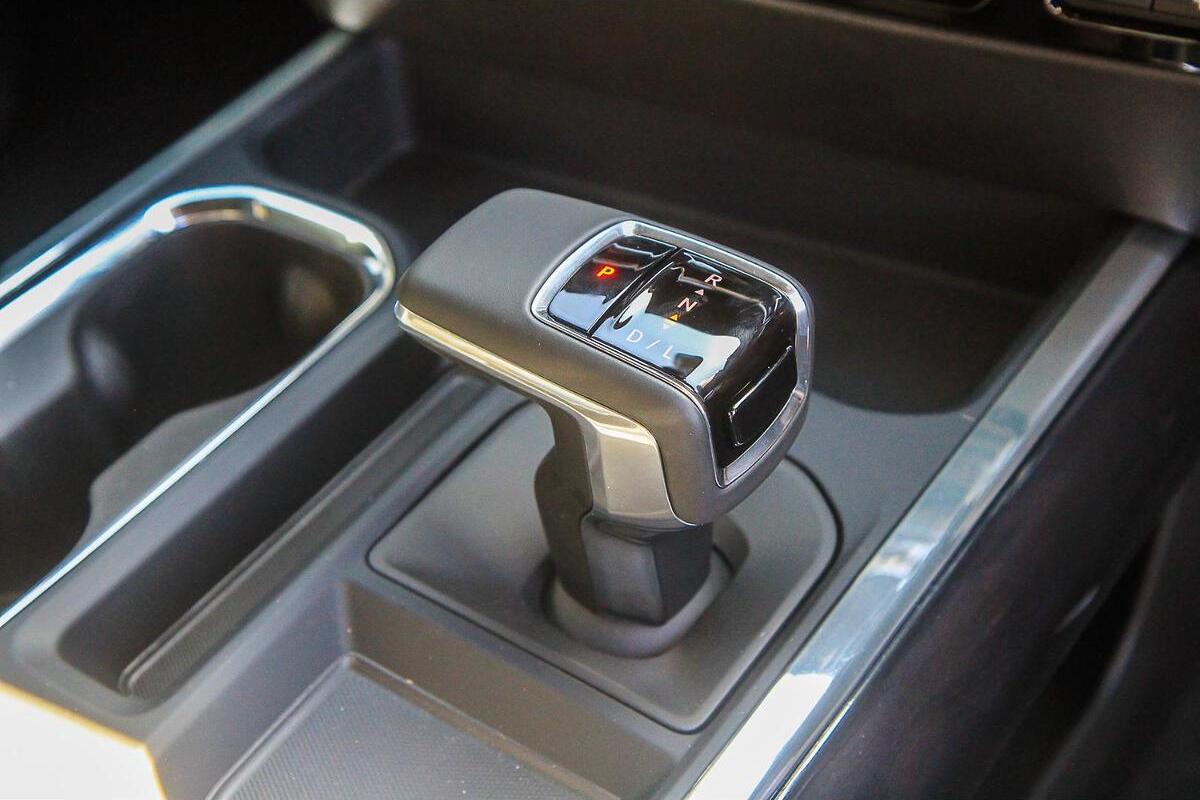 2024 Chevrolet Silverado 1500 LTZ Premium W/Tech Pack Auto 4x4 MY24 image 16