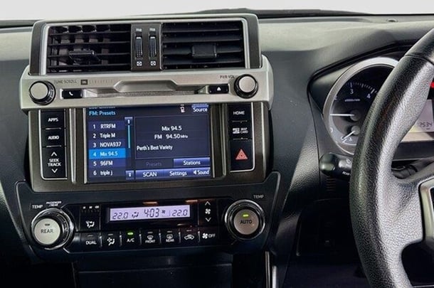 2017 Toyota Prado GXL image 14
