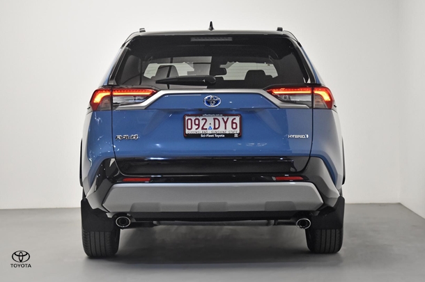 2022 Toyota RAV4 Hybrid XSE (AWD) image 6