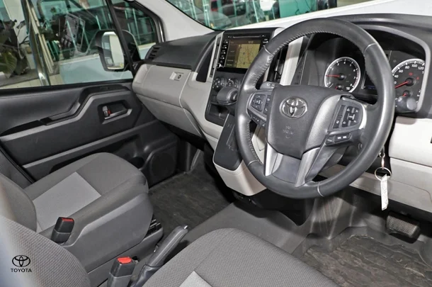 2019 Toyota Hiace LWB image 8