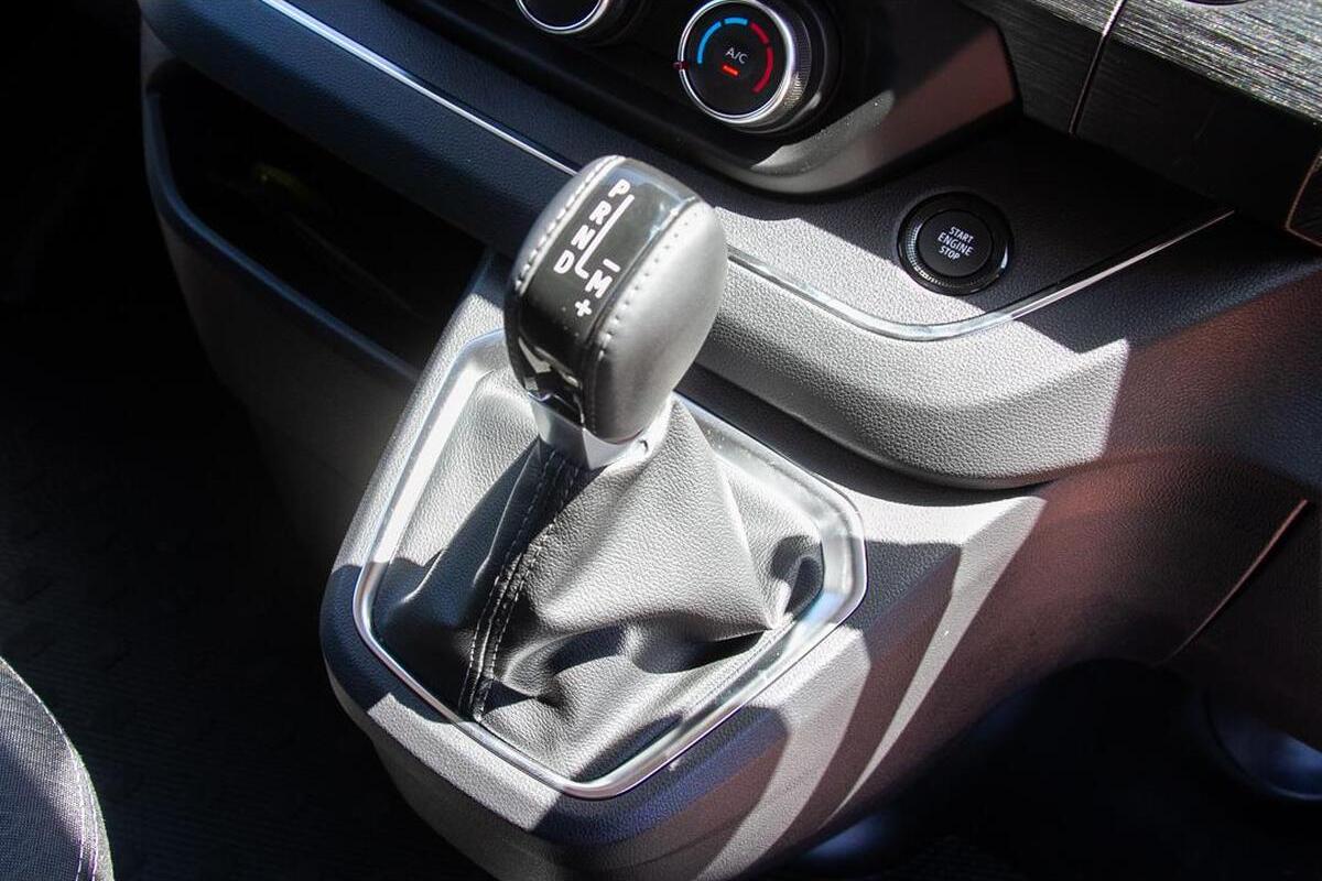 2024 Renault Trafic Premium LWB Auto MY24 image 18