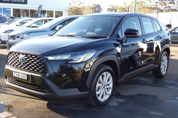 2023 Toyota Corolla Cross GX image 3