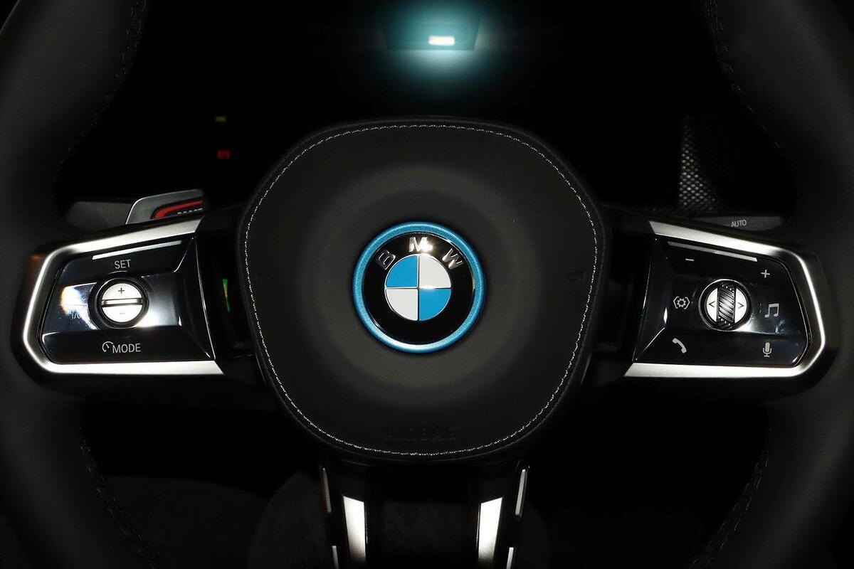 2024 BMW i7 xDrive60 M Sport G70 Auto AWD image 12