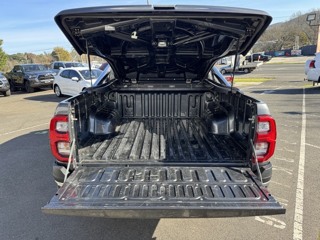 2023 Toyota Hilux SR5 image 20