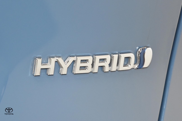 2022 Toyota RAV4 Hybrid XSE (AWD) image 8