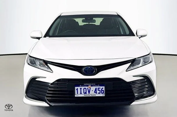 2021 Toyota Camry Hybrid Ascent image 2