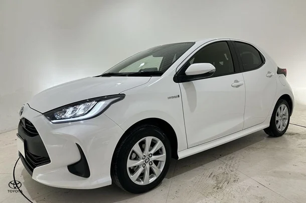 2023 Toyota Yaris Hybrid SX image 6