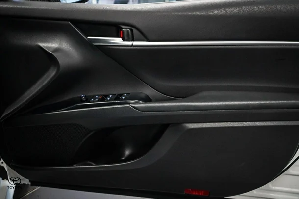 2020 Toyota Camry Hybrid Ascent image 13
