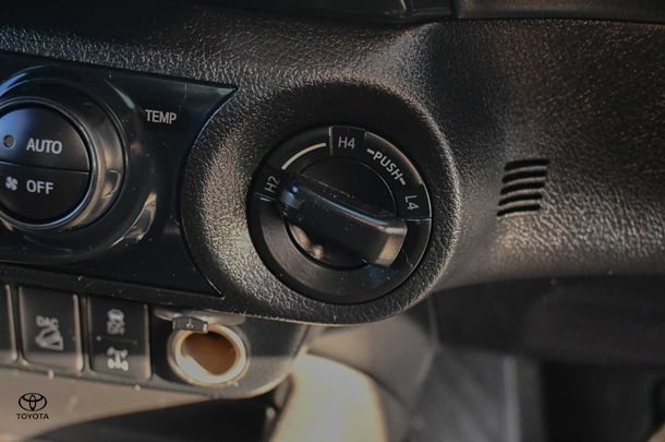 2023 Toyota HILUX SR5 image 22