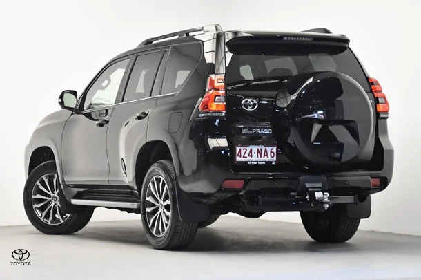 2023 Toyota Prado Kakadu image 5