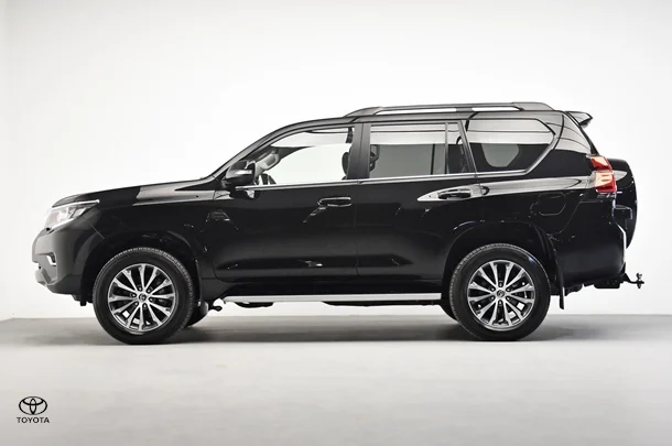 2023 Toyota Prado Kakadu image 4
