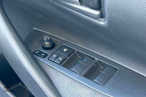 2018 Toyota Corolla Ascent Sport image 25