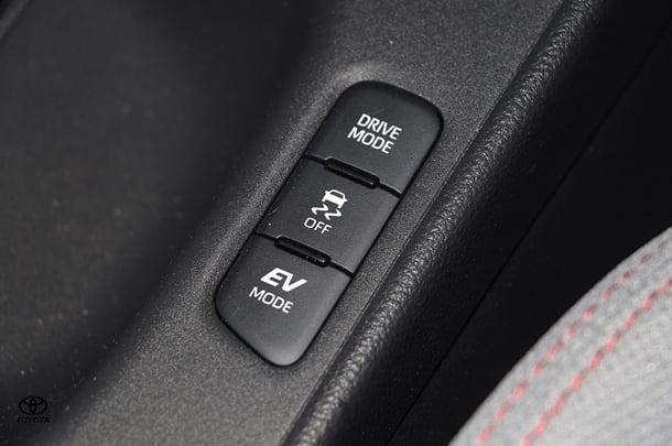2024 Toyota Yaris HB Hybrid ZR image 23