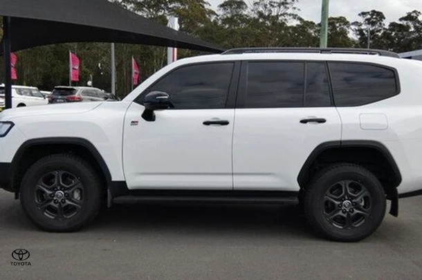 2023 Toyota Landcruiser GR Sport image 4