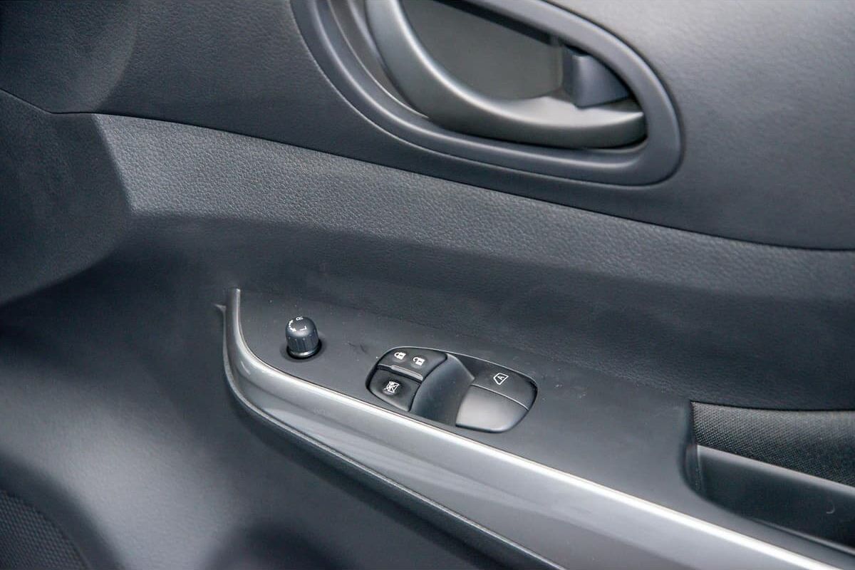 2024 Nissan Navara SL D23 Manual 4x2 MY24 image 13