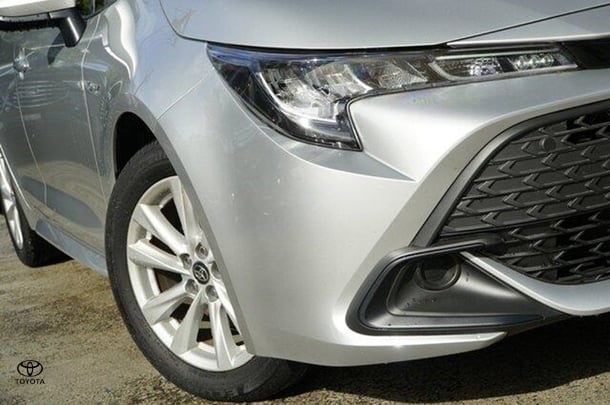 2024 Toyota Corolla Hatch Hybrid Ascent Sport image 2