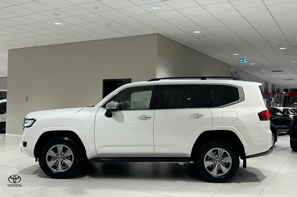 2022 Toyota Landcruiser Sahara image 4