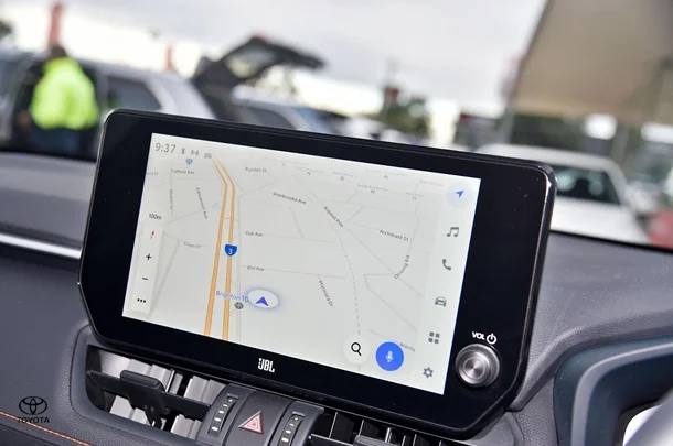2024 Toyota RAV4 Hybrid Edge AWD image 19