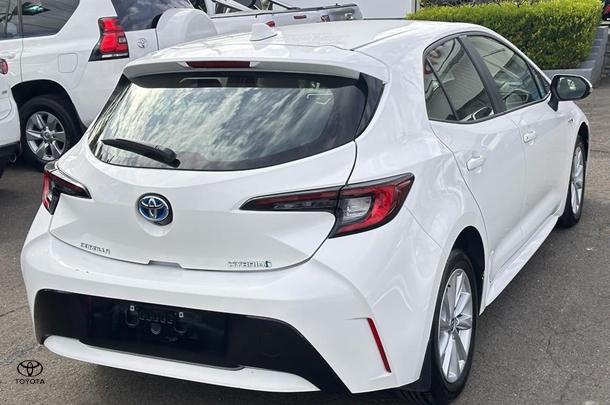 2022 Toyota Corolla Hatch Hybrid Ascent Sport image 8
