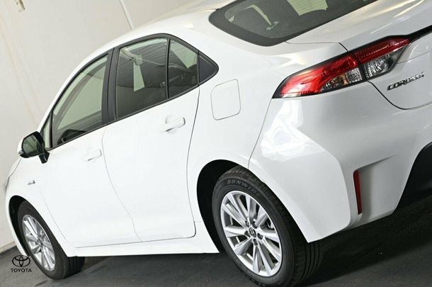 2023 Toyota Corolla Sedan Hybrid Ascent Sport image 19