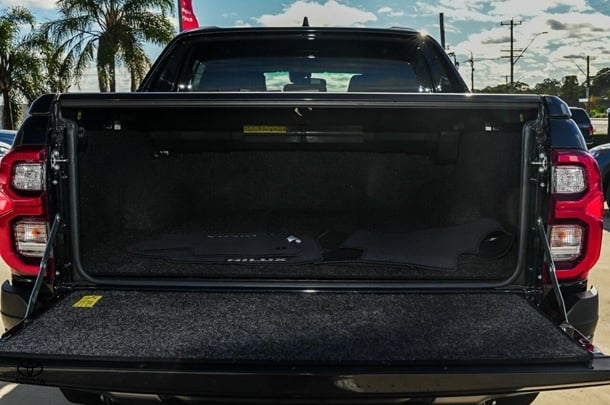 2023 Toyota Hilux 4x4 Rogue image 23