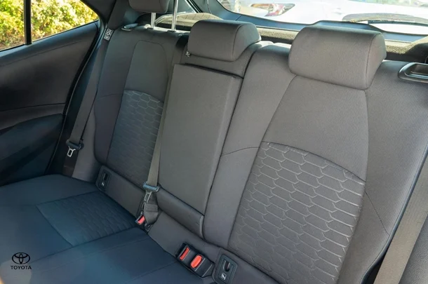 2019 TOYOTA Corolla Hatch Hybrid Ascent Sport image 9