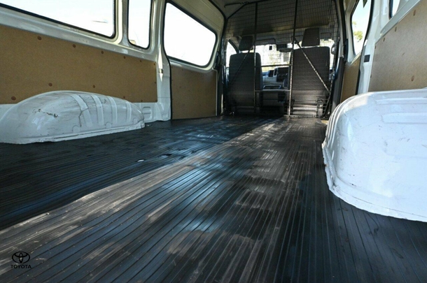 2023 Toyota Hiace SLWB image 13