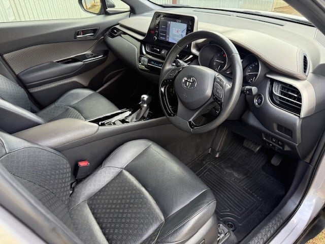 2022 Toyota C-HR Koba AWD image 14