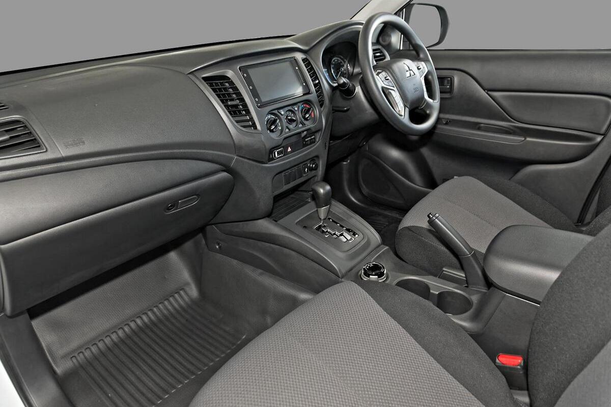 2024 Mitsubishi Triton GLX MR Auto 4x4 MY23 image 7