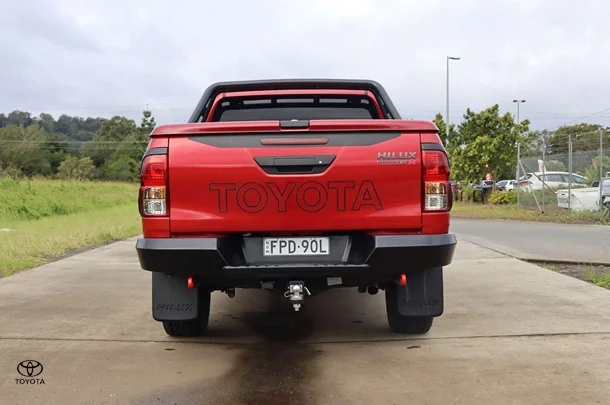 2018 Toyota Hilux 4x4 Rugged X image 5