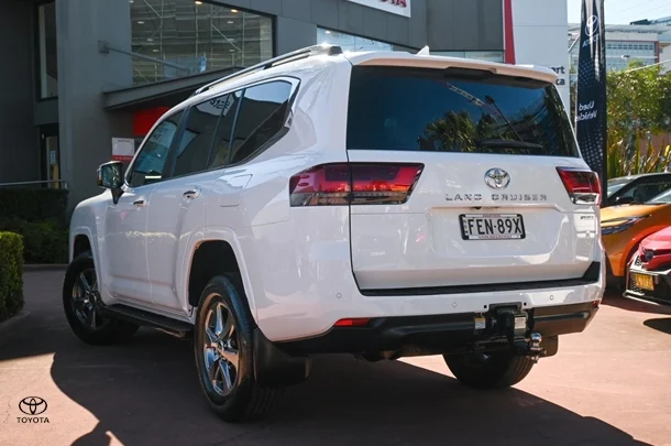 2023 TOYOTA Landcruiser Sahara image 2