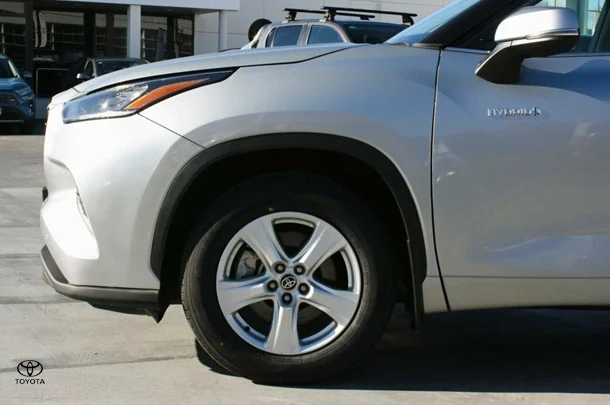 2023 Toyota Kluger Hybrid GX AWD image 4