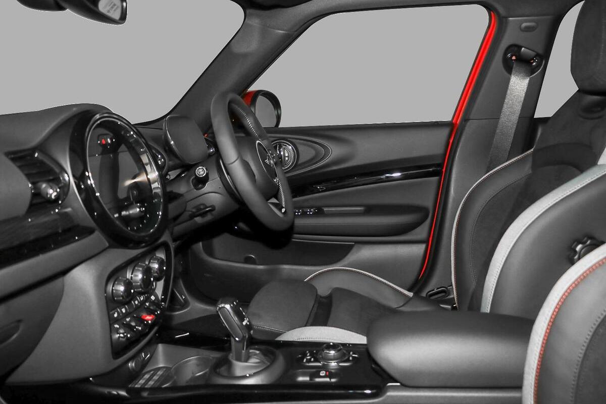 2024 MINI Clubman John Cooper Works Essential Auto ALL4 image 8