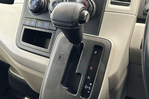 2021 Toyota Hiace LWB image 23
