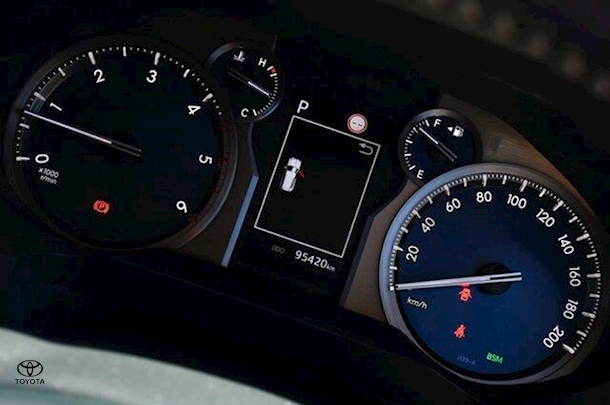 2022 Toyota Prado VX image 11