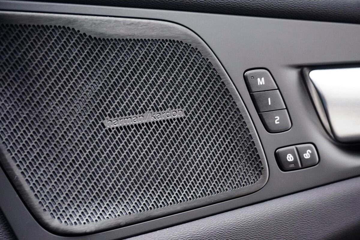 2024 Volvo XC60 Plus B5 Auto AWD MY25 image 13