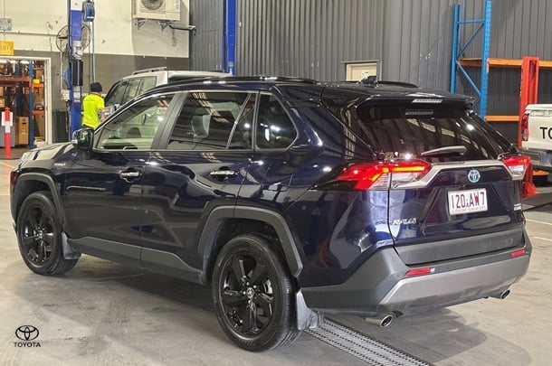 2020 Toyota Rav4 Hybrid Cruiser 2WD image 4