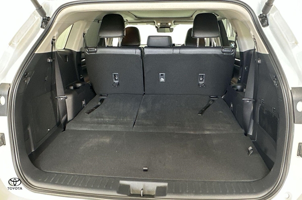 2024 Toyota Kluger Hybrid AWD GRANDE image 40