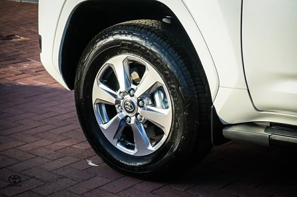 2024 Toyota Landcruiser VX image 5