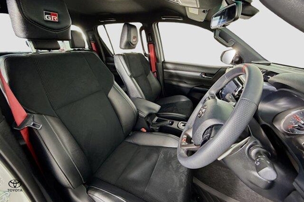2024 Toyota Hilux GR-S image 12