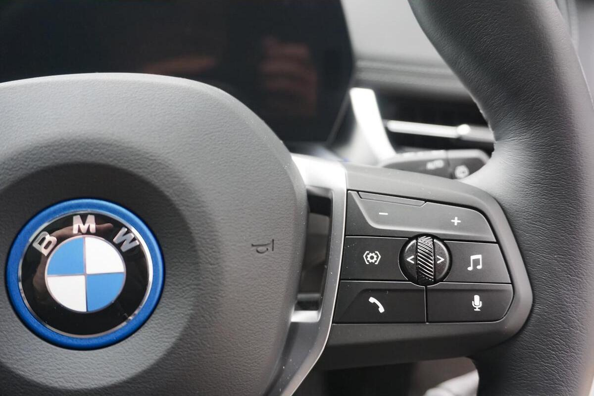 2025 BMW iX1 xDrive30 xLine U11 Auto AWD image 15