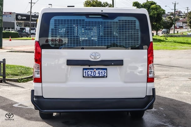 2020 Toyota Hiace LWB image 5
