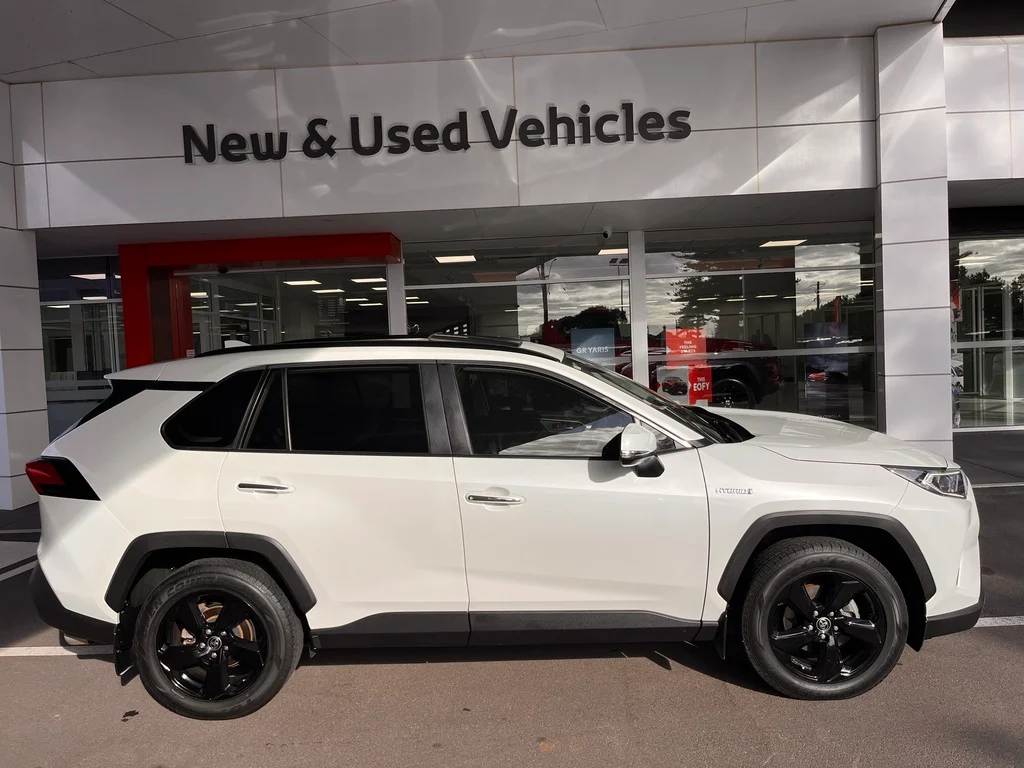 2021 Toyota Rav4 Hybrid Cruiser-2WD image 2