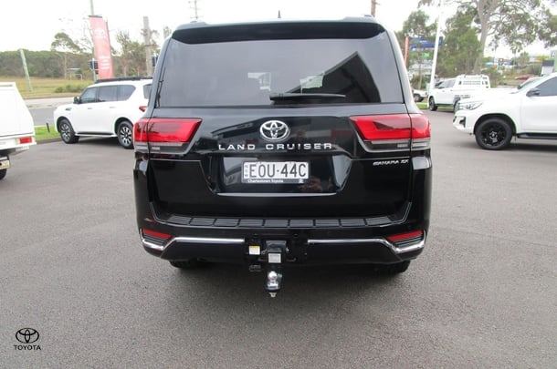 2022 Toyota Landcruiser Sahara ZX image 4